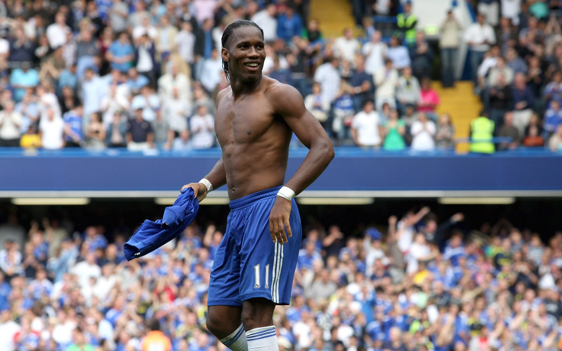 华体会体育官方网址-法甲边路宽度战术：让对手难以防守