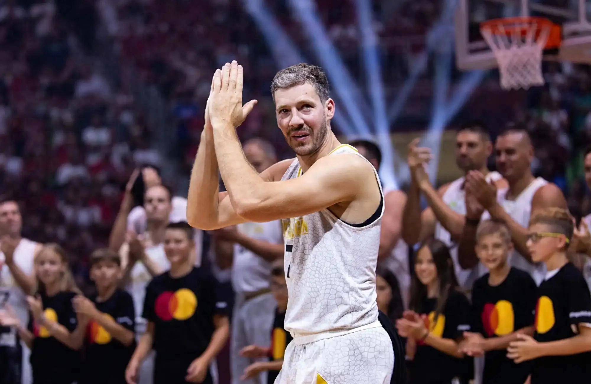 关于“退役球员重返NBA，作为教练的挑战与成就！”的信息