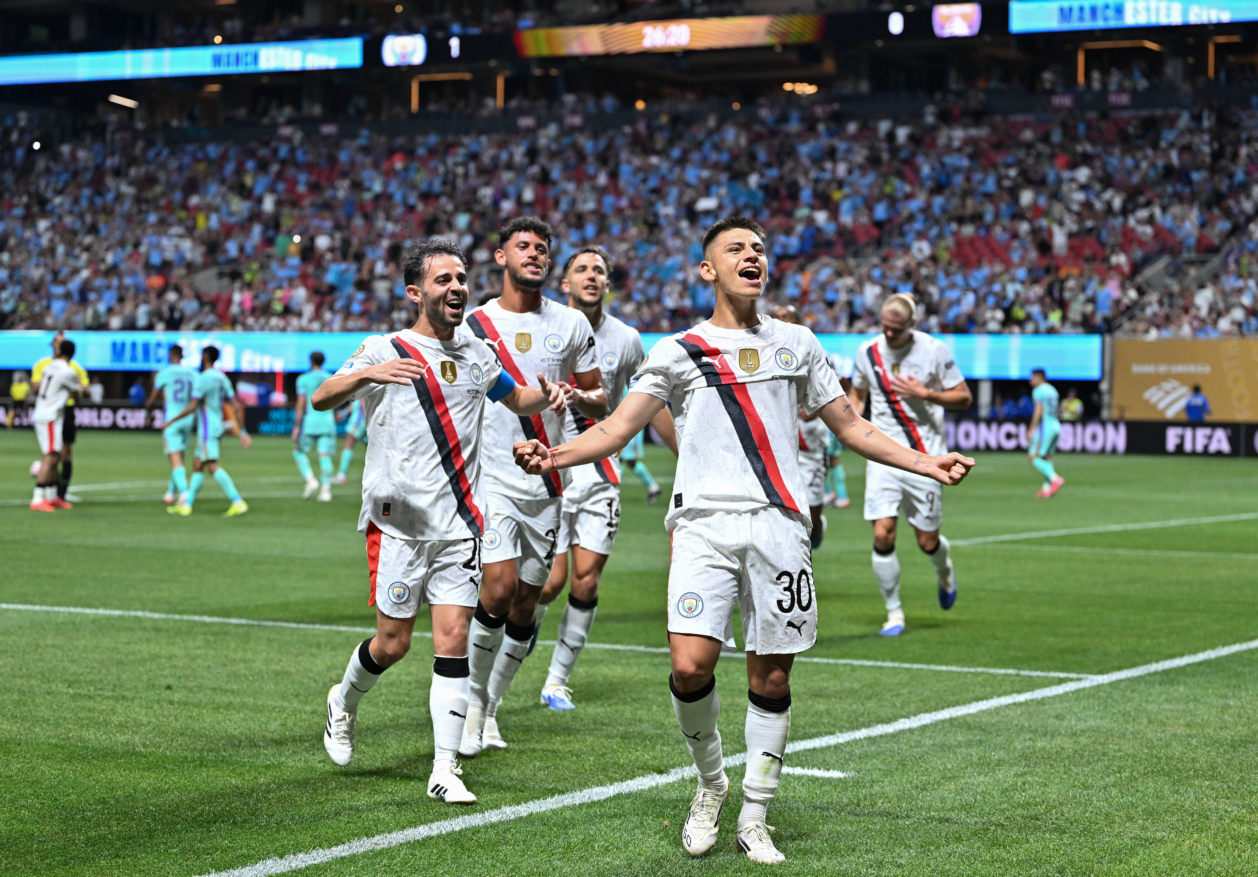 哈兰德五子登科，曼城6-0狂胜对手